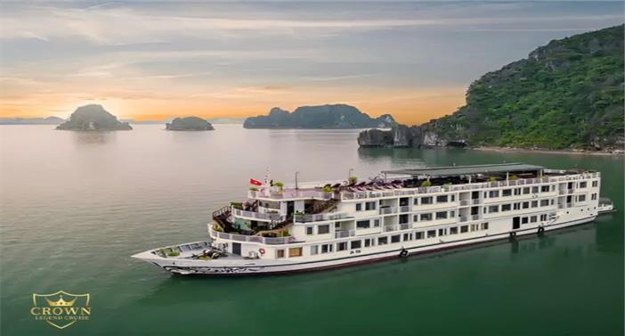 Du thuyền Crown Legend